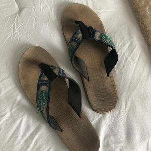 Fish Rainbows Women’s 8!